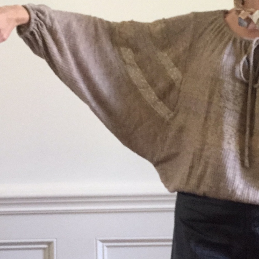 Adjustable neck tie— peasant style top - Picture 3 of 8